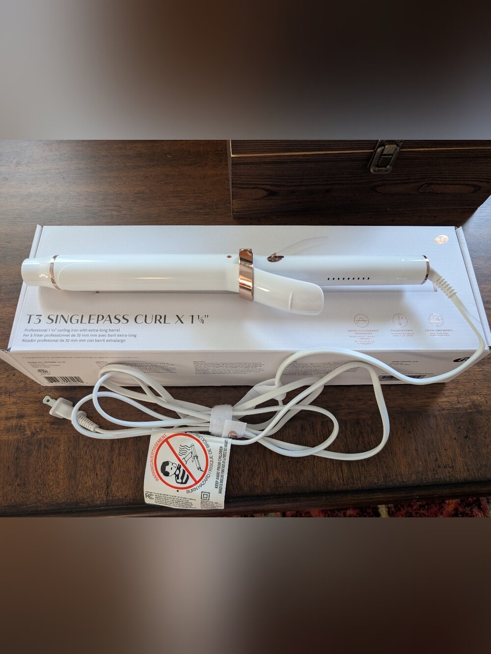 T3 White Curling Iron with Rose Gold Accent BRAND NEW with Box